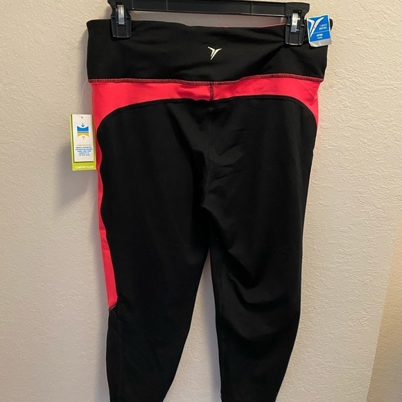 NWT cropped Old Navy leggings - Picture 5 of 8